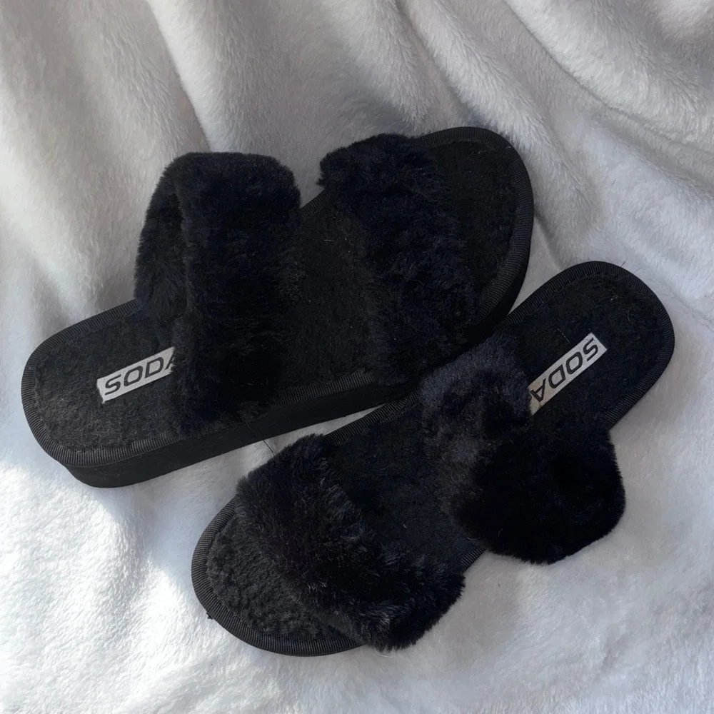 Black Fuzzy Platform Sandals - Picture 3 of 6